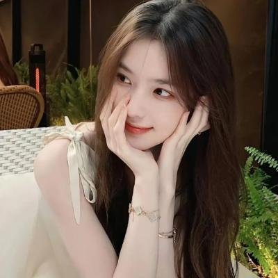 夜色中的她